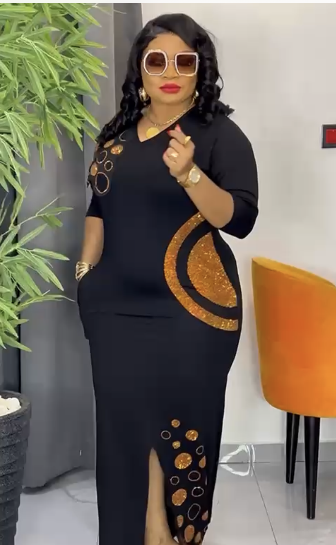 Luxe Black and Gold Dress - Image 2